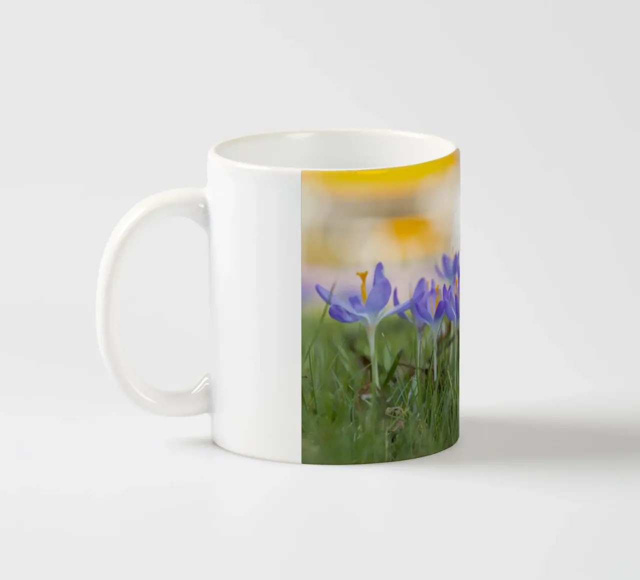 Crochi viola tazza in ceramica da Curious Collections by Marielle Leenders
