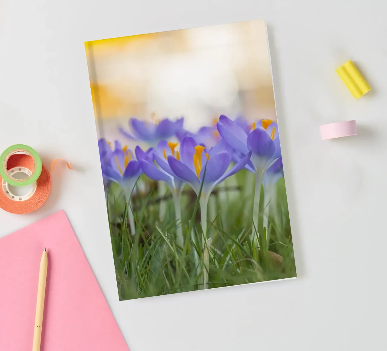 Crocus mauves carnet de notes de Curious Collections by Marielle Leenders