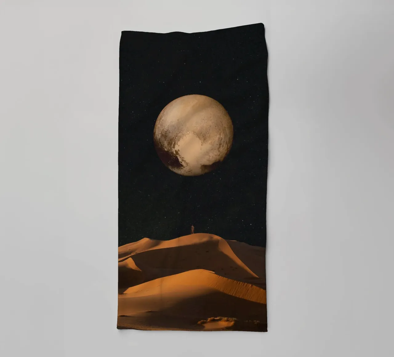 a golden space glimpse asciugamano da bagno da Frank Moth