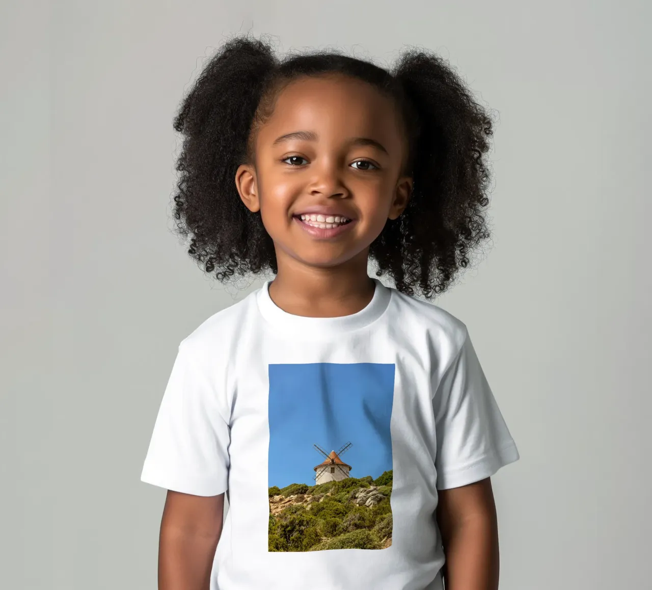Vecchio mulino classico t-shirt bambini da Curious Collections by Marielle Leenders