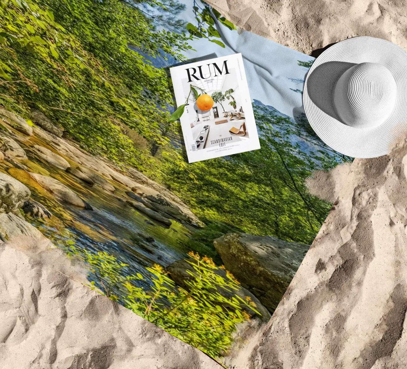 Ruscello di montagna telo mare da Curious Collections by Marielle Leenders