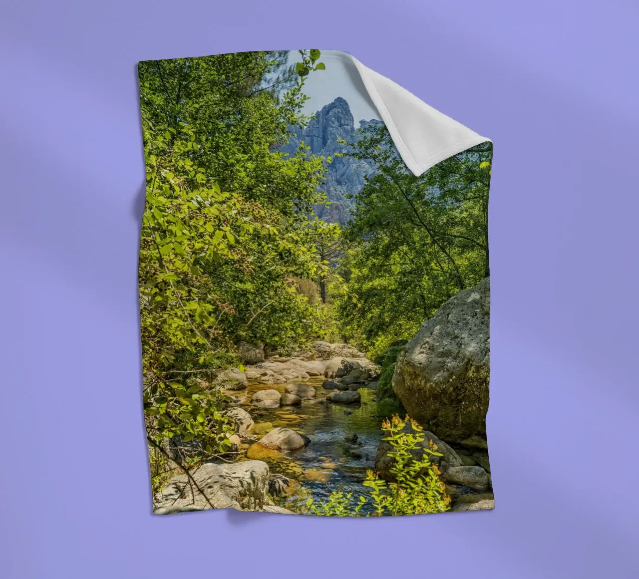 Bergbach Fleecedecke von Curious Collections by Marielle Leenders