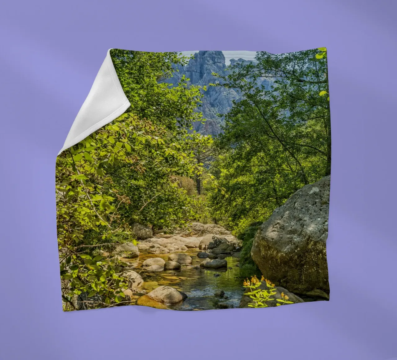 Bergbach Fleecedecke von Curious Collections by Marielle Leenders