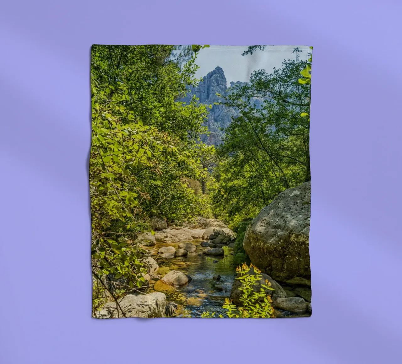 Bergbach Fleecedecke von Curious Collections by Marielle Leenders