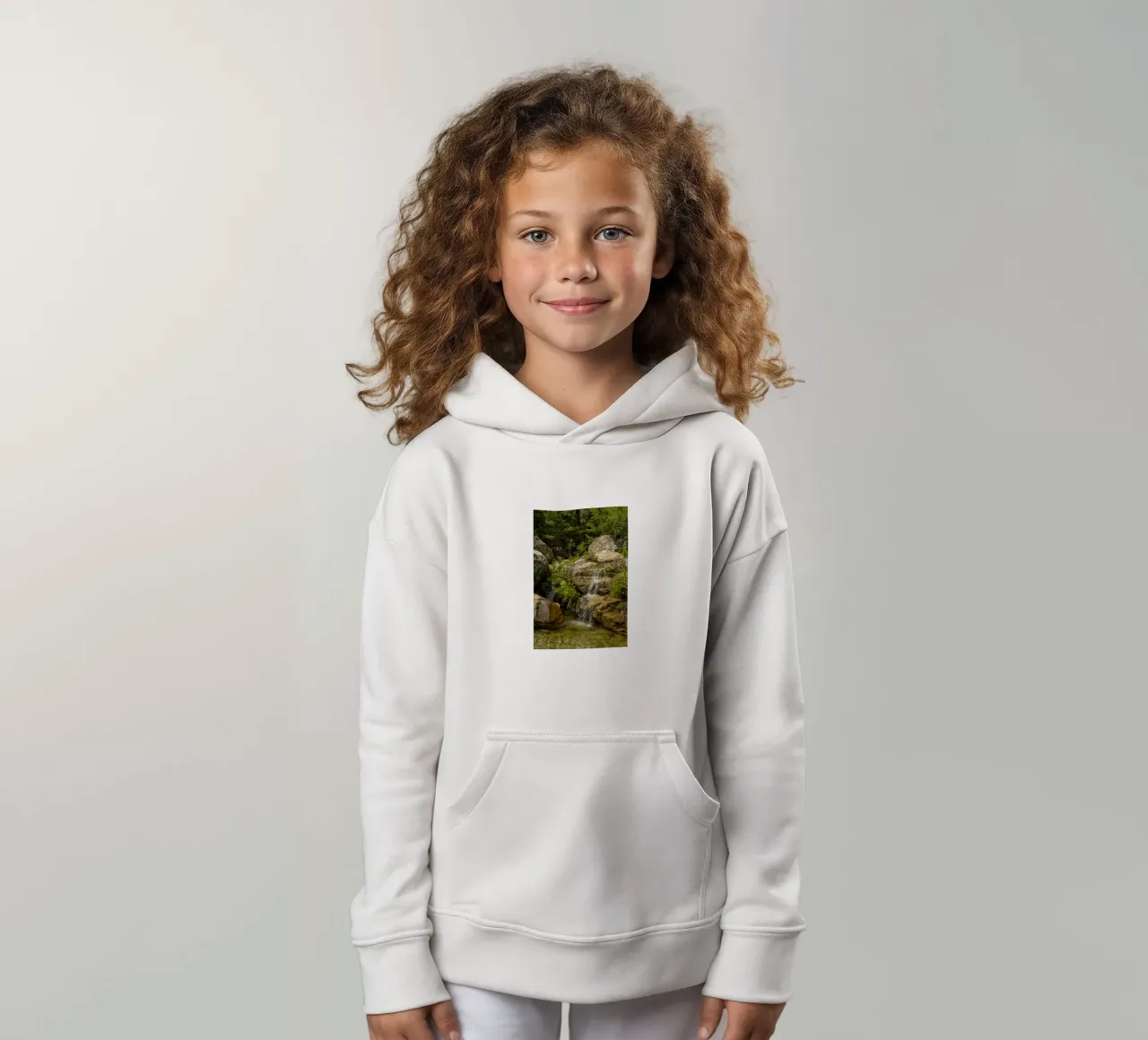 Piccola cascata felpa bambino con cappuccio da Curious Collections by Marielle Leenders