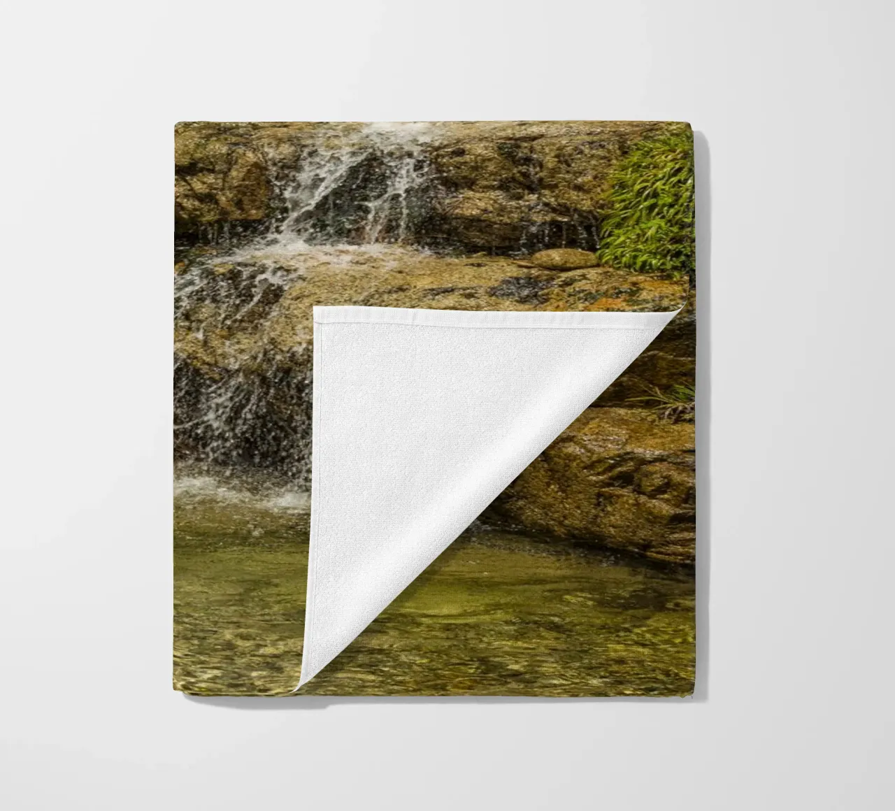 Piccola cascata telo mare da Curious Collections by Marielle Leenders