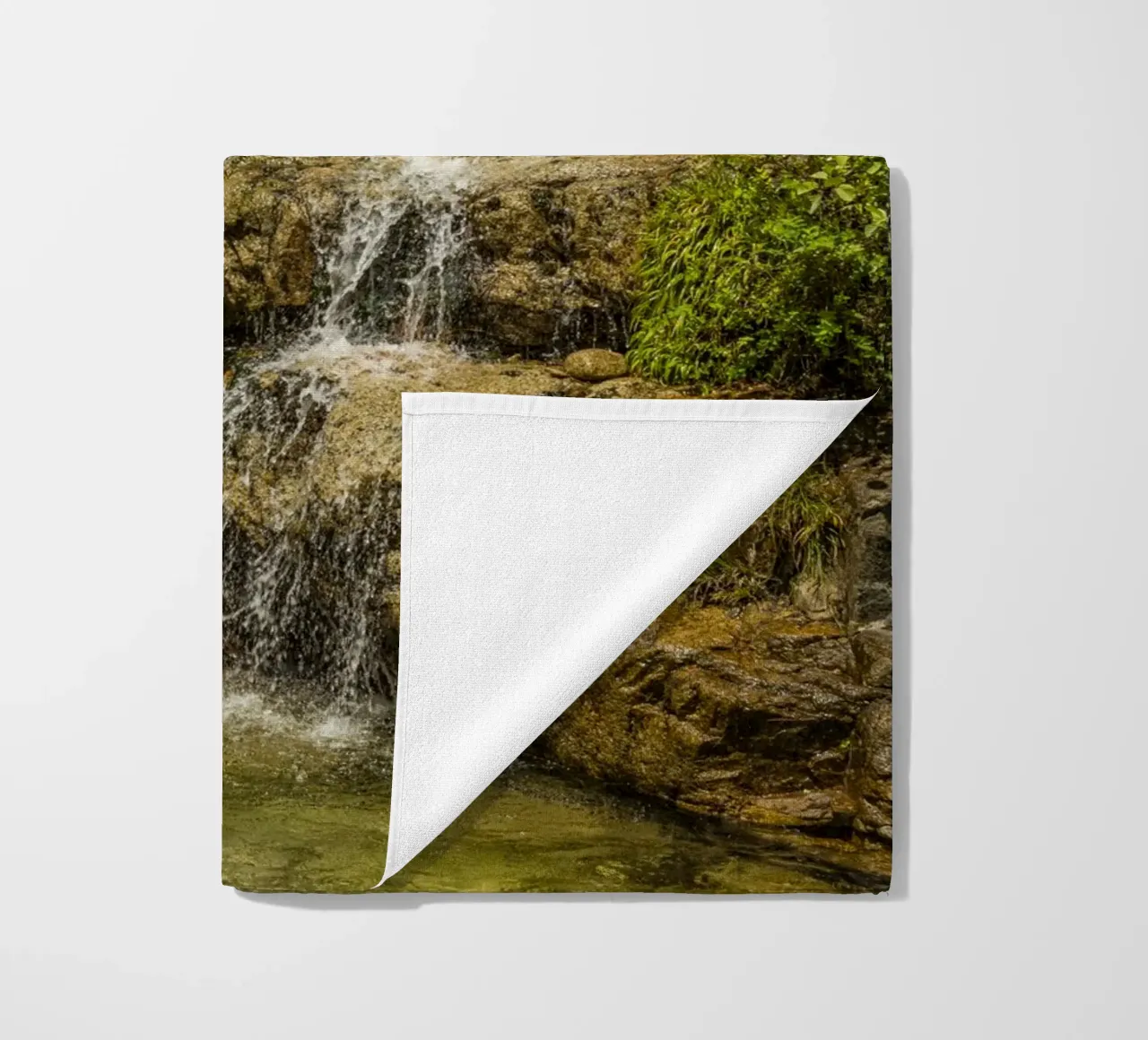 Piccola cascata telo mare da Curious Collections by Marielle Leenders