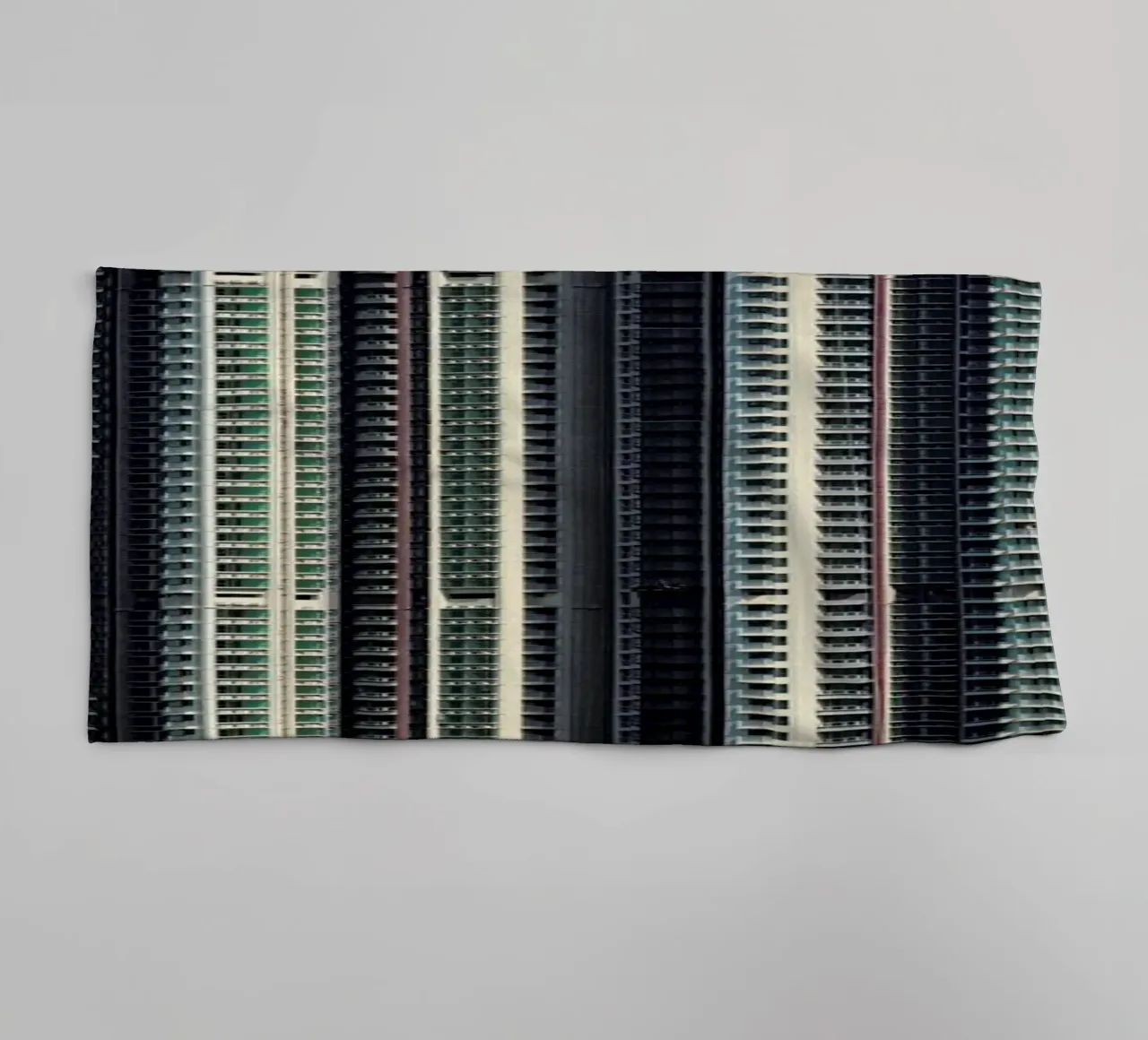 Propinquity Hong Kong 6 asciugamano da bagno da Simon Butterworth