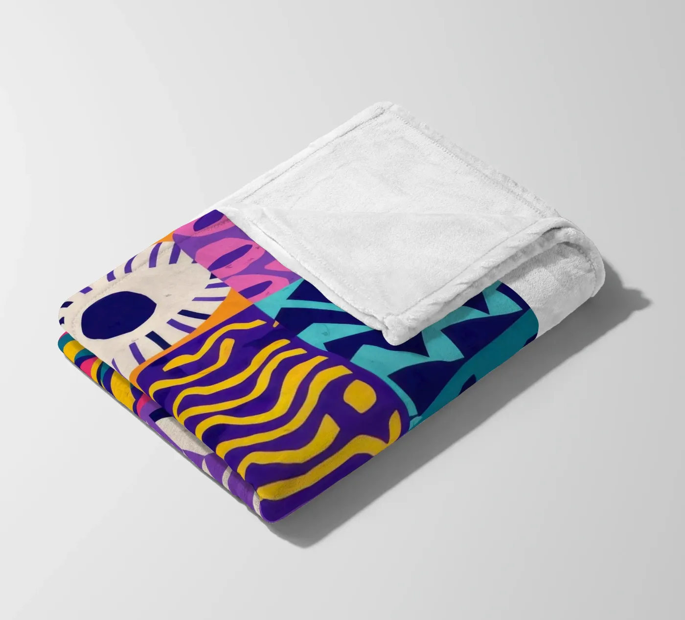 Patchwork geometrico viola coperta in pile da Bring Hues