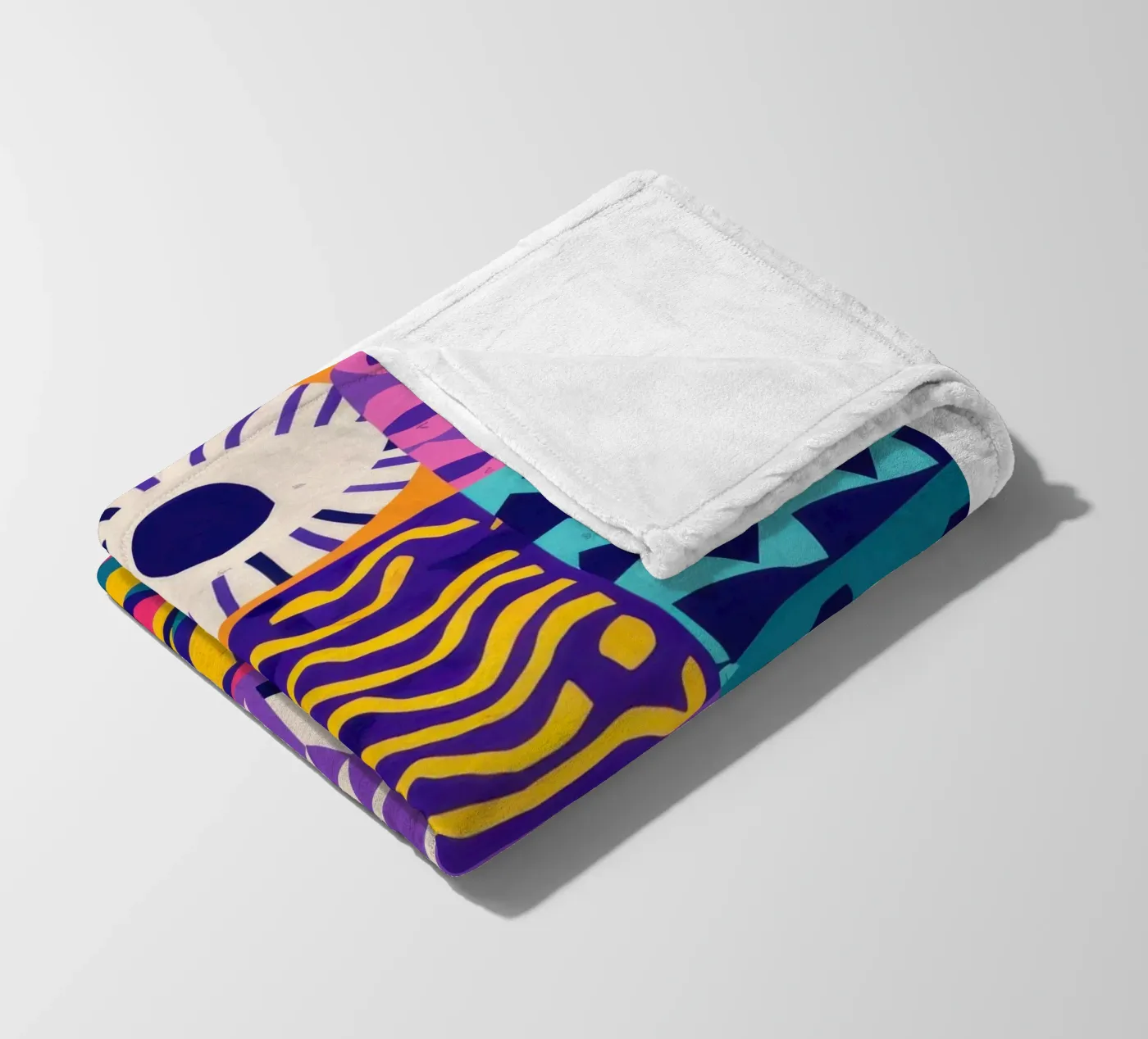 Patchwork geometrico viola coperta in pile da Bring Hues