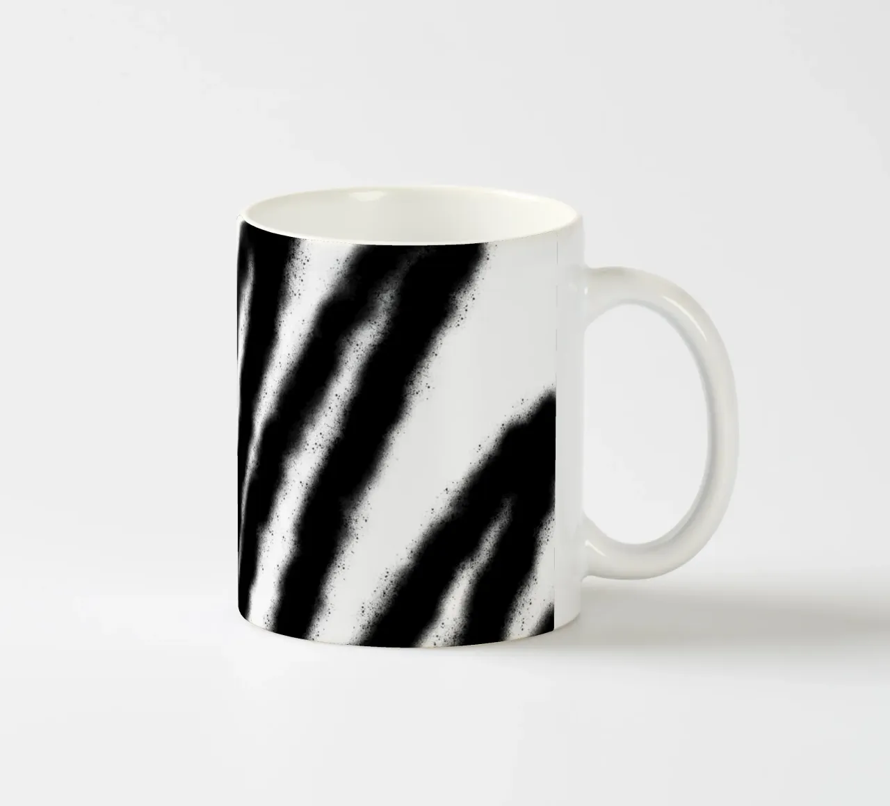 Abstrait noir sur blanc mug en céramique de Studio B