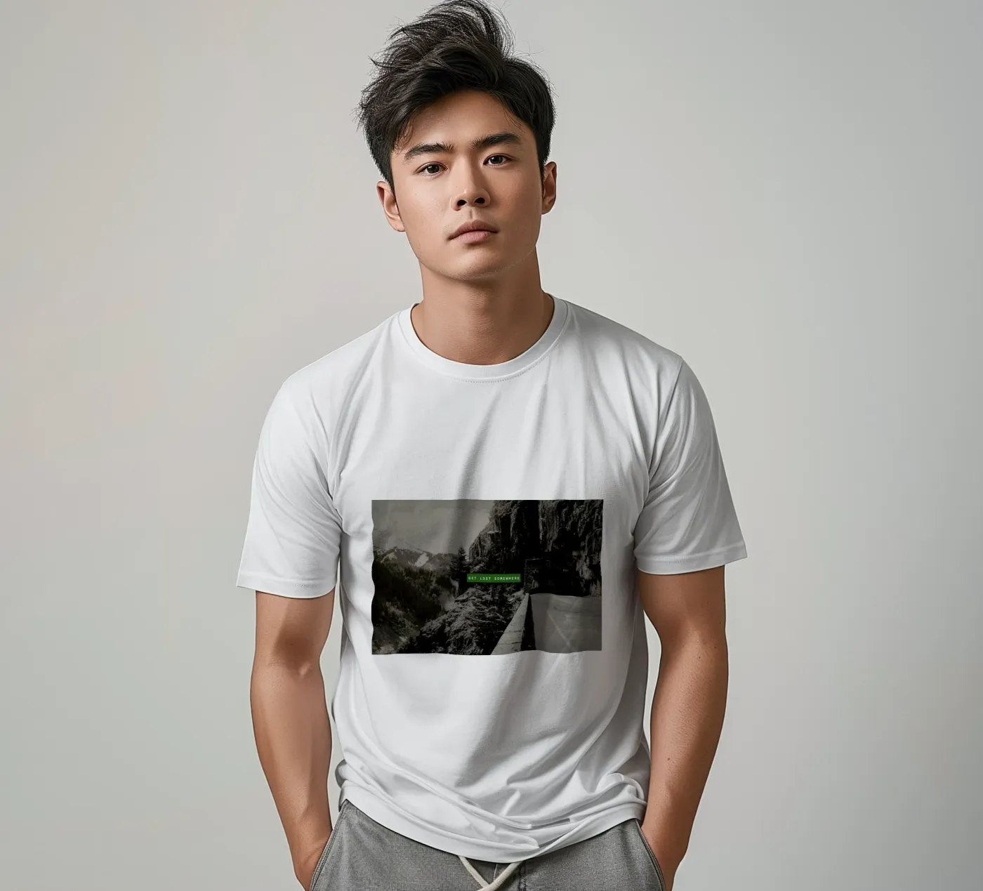 Get Lost Somewhere t-shirt da Leah Flores