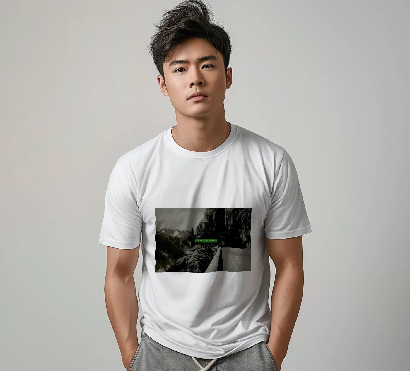 Get Lost Somewhere t-shirt da Leah Flores