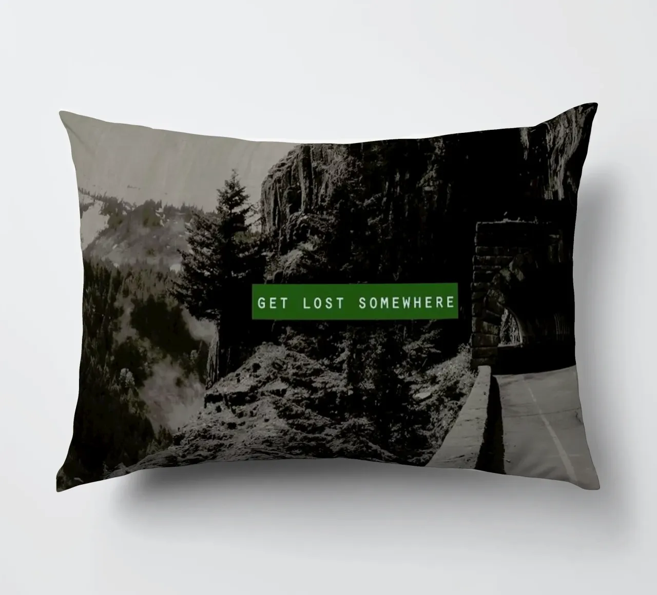 Get Lost Somewhere cuscino da Leah Flores