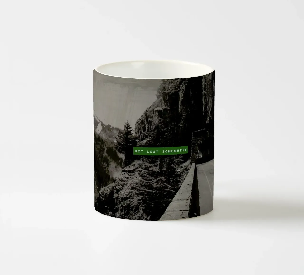 Get Lost Somewhere tazza in ceramica da Leah Flores