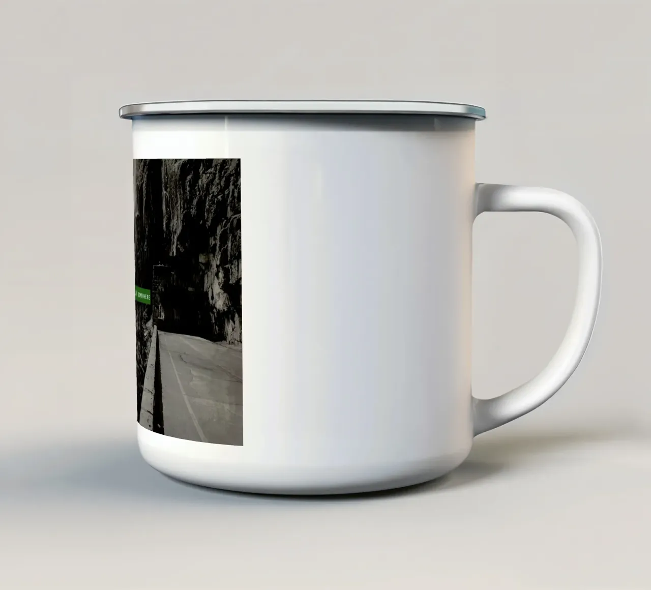 Get Lost Somewhere tazza in smalto da Leah Flores