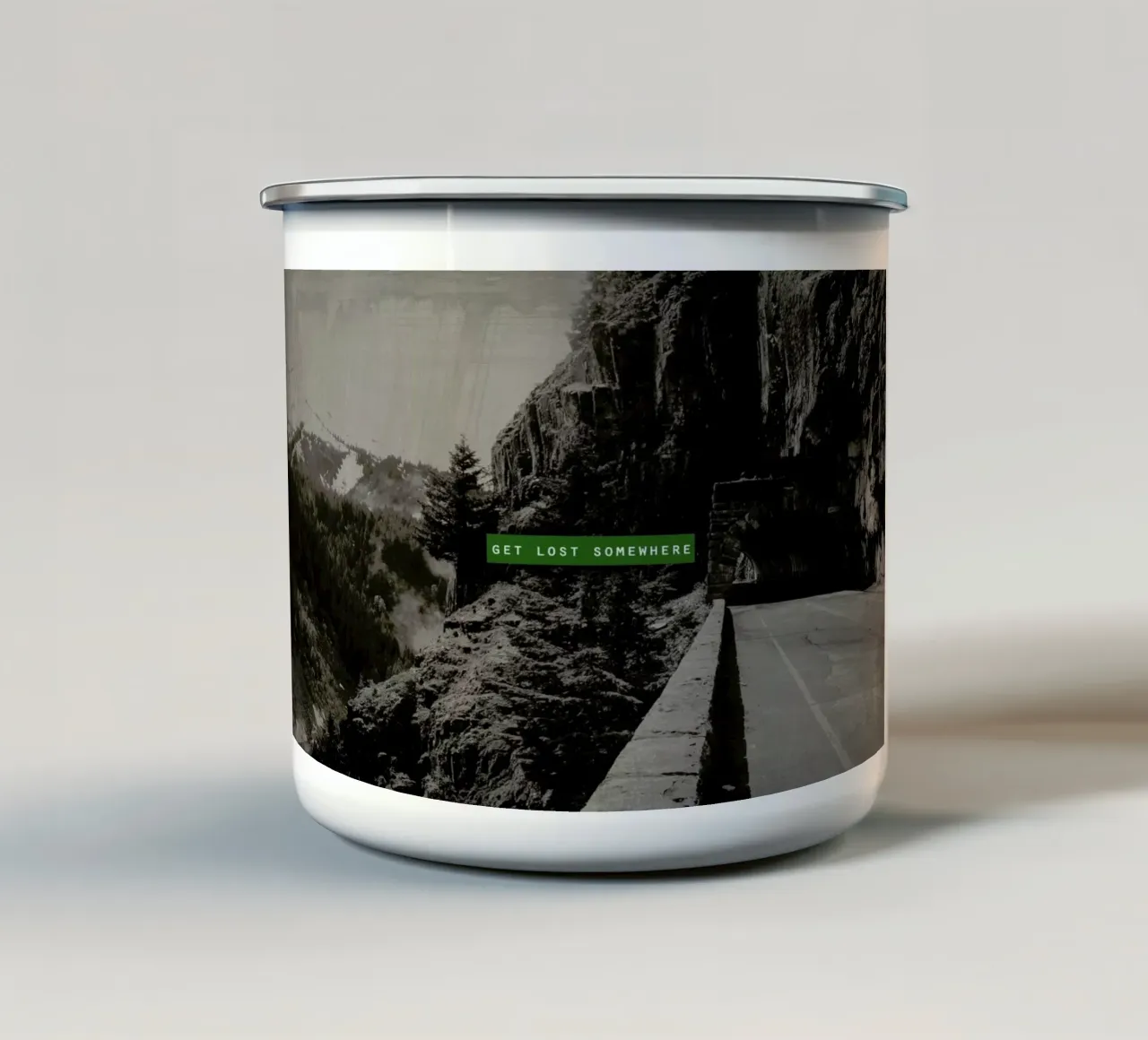 Get Lost Somewhere tazza in smalto da Leah Flores