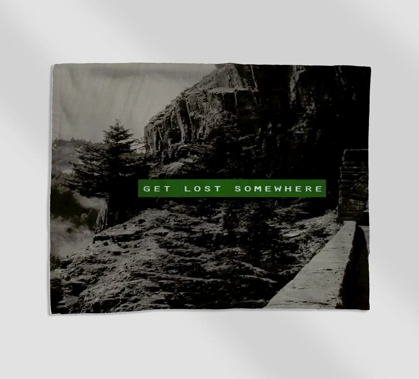 Get Lost Somewhere strandhanddoek van Leah Flores