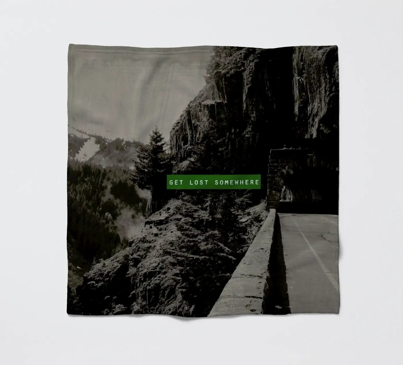 Get Lost Somewhere coperta in pile da Leah Flores