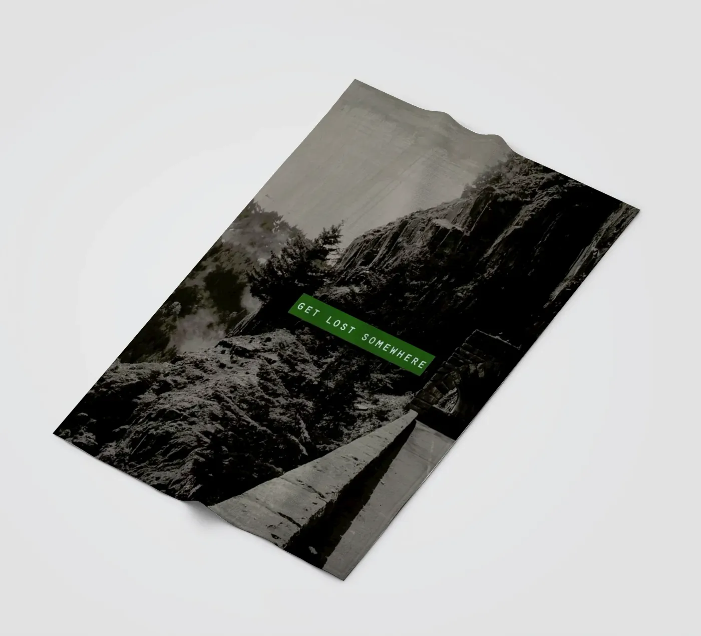 Get Lost Somewhere coperta in pile da Leah Flores