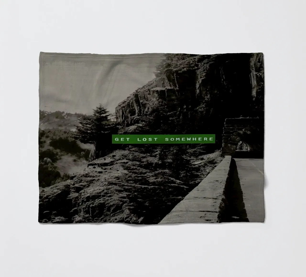 Get Lost Somewhere Fleecedecke von Leah Flores