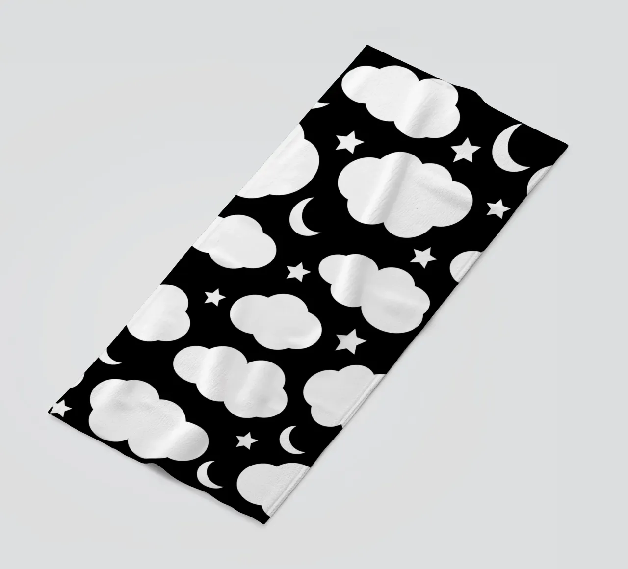 Puffy clouds night sky with moon telo mare da baobabprintstore