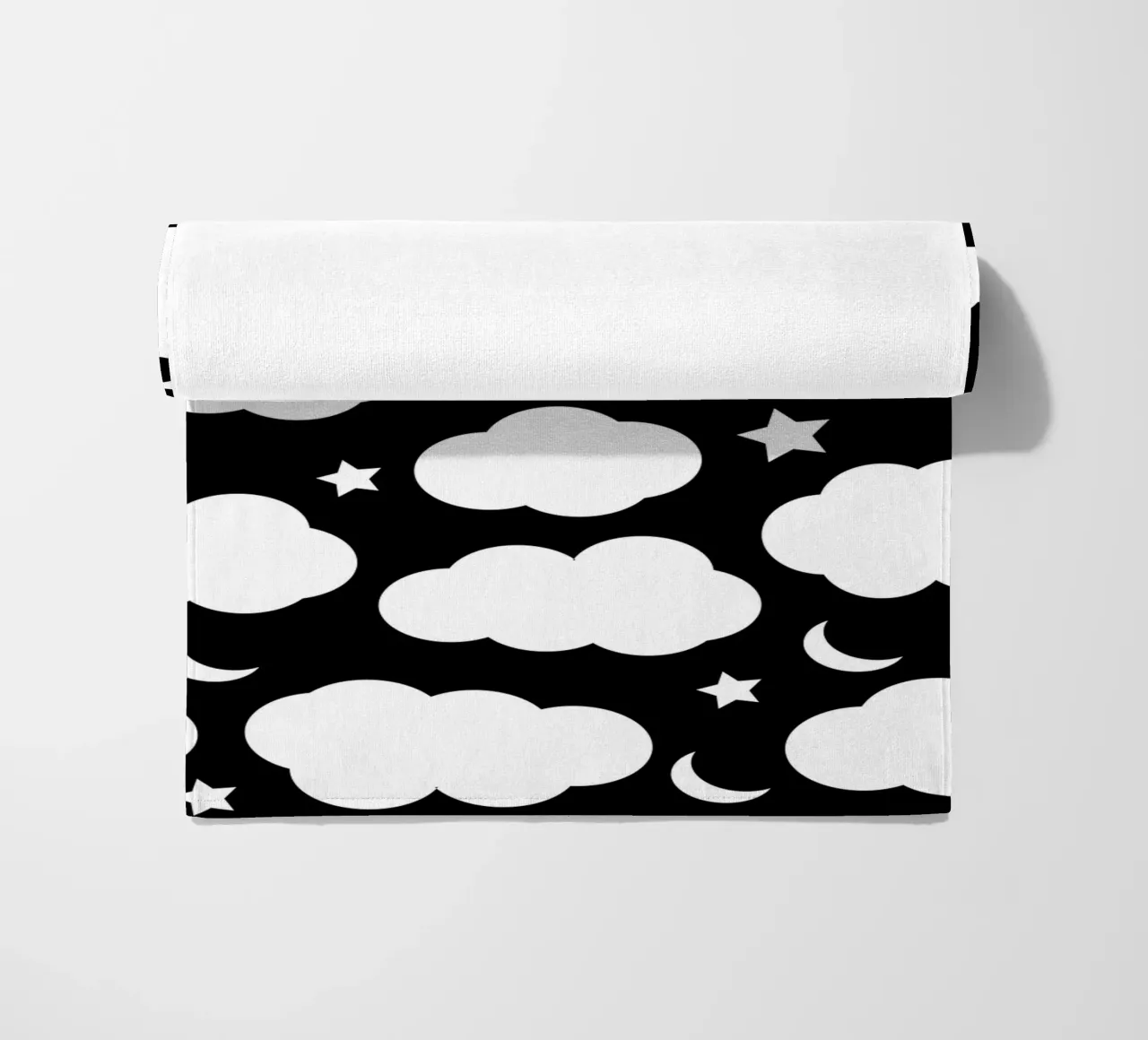 Puffy clouds night sky with moon telo mare da baobabprintstore