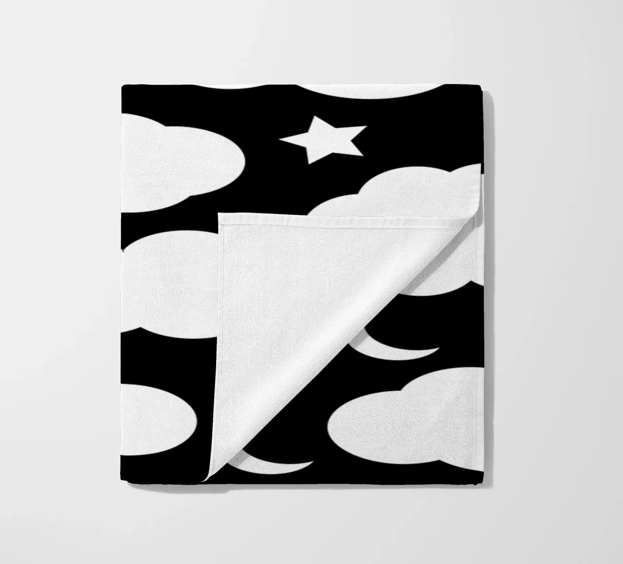 Puffy clouds night sky with moon telo mare da baobabprintstore