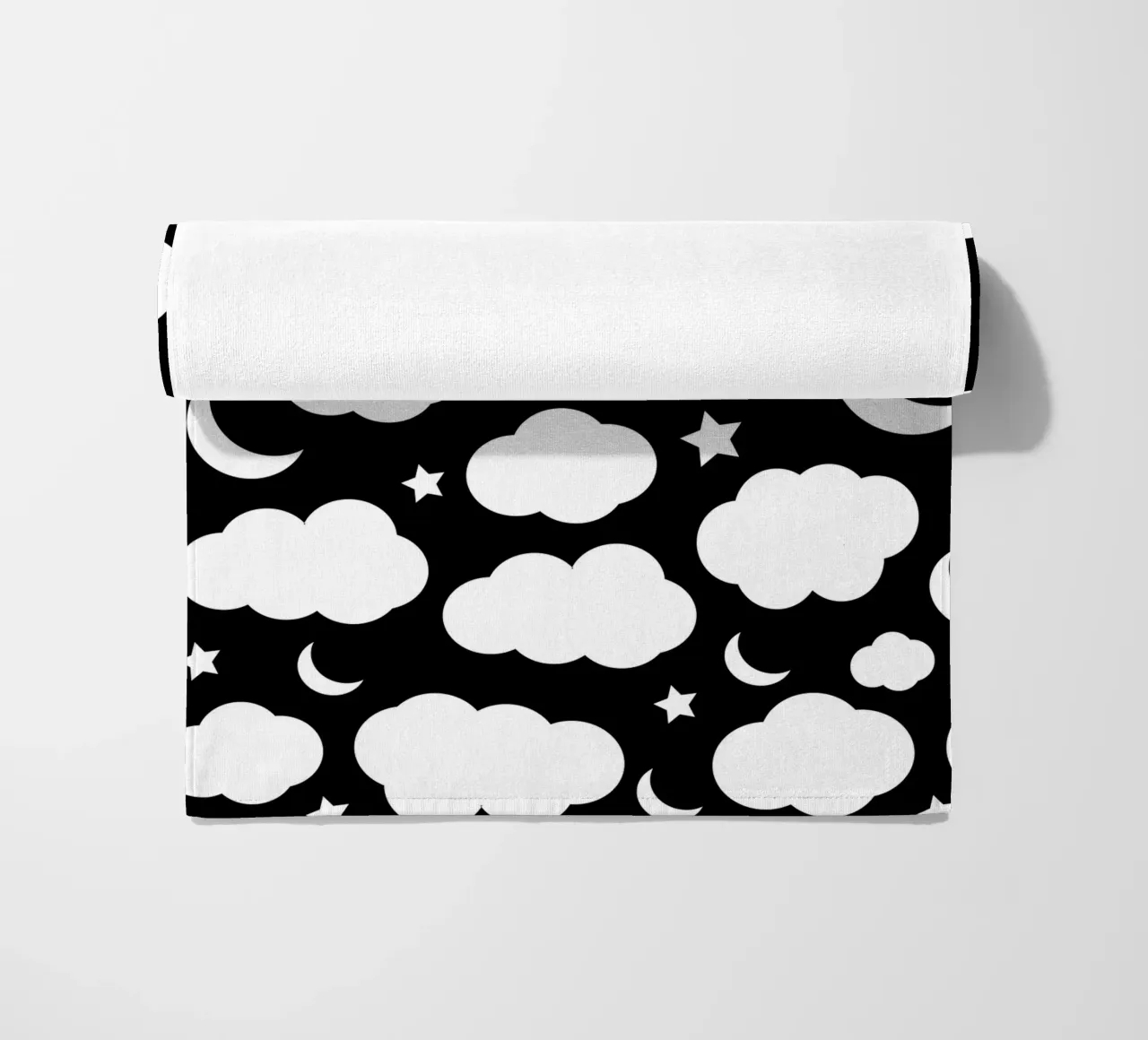 Puffy clouds night sky with moon telo mare da baobabprintstore