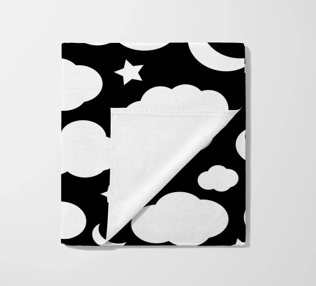 Puffy clouds night sky with moon telo mare da baobabprintstore