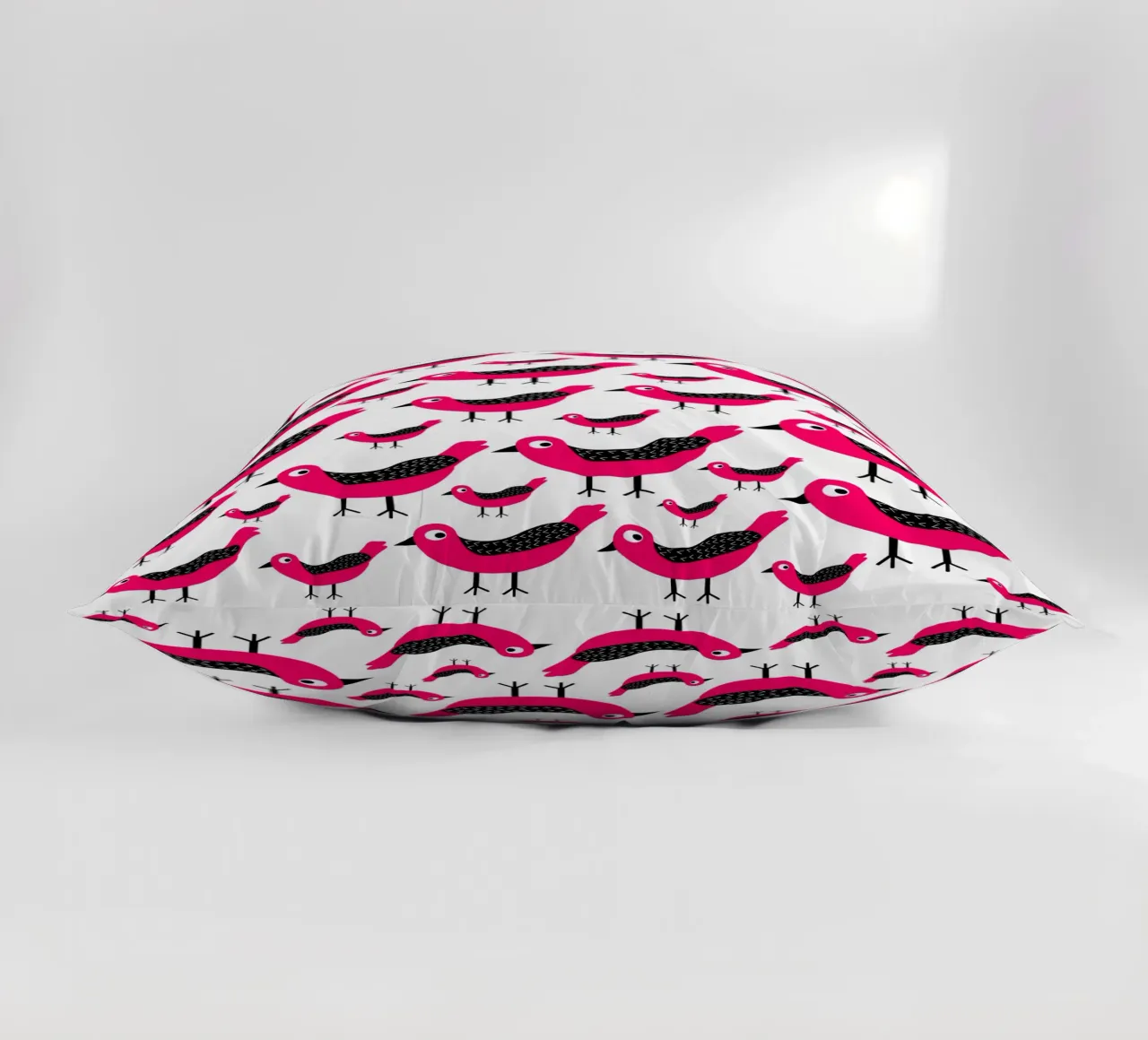 Pink birds pattern cuscino da baobabprintstore