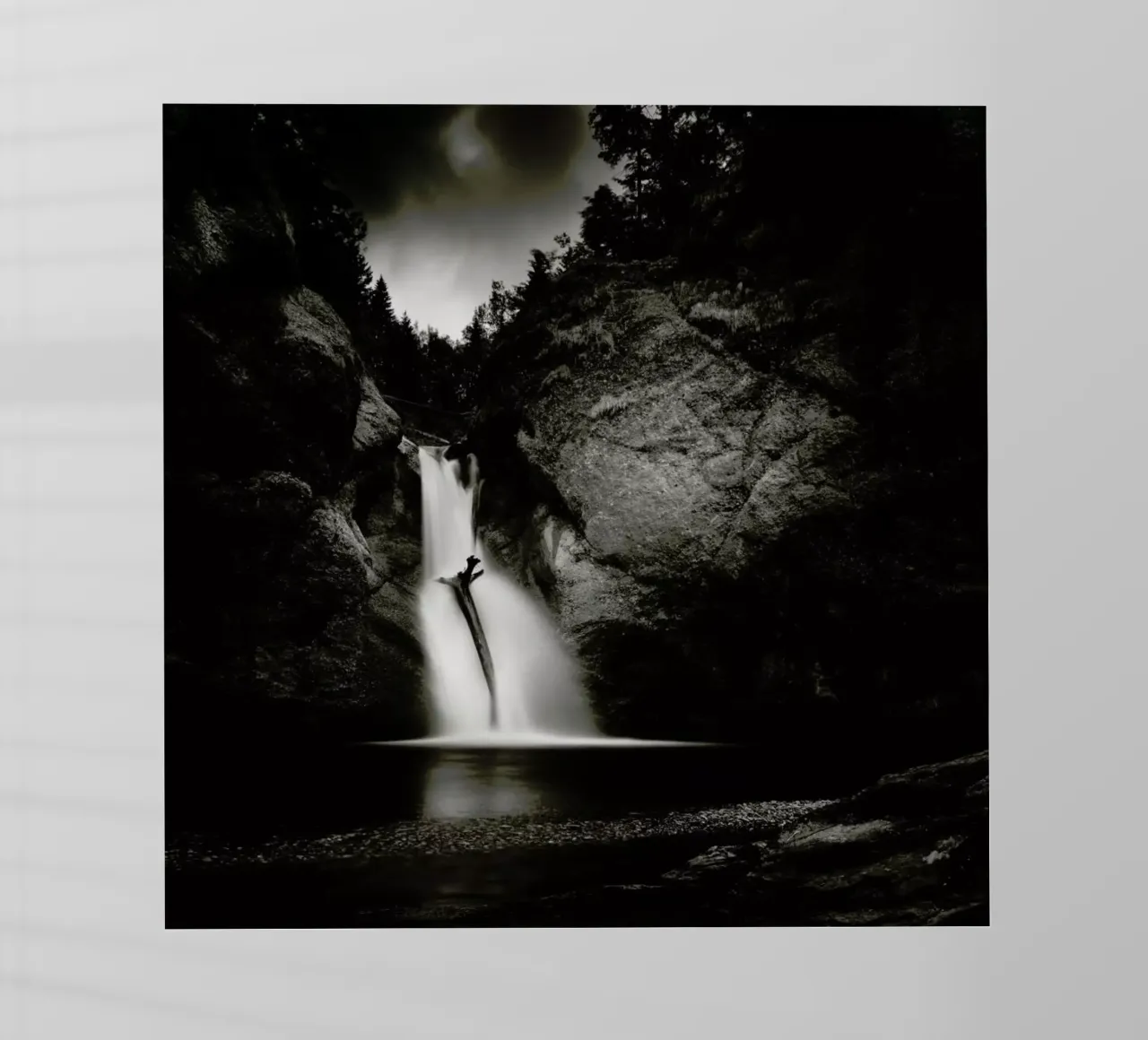 Buchenegg Waterfall pellicola backlit da Håggard Photography | Ronny Behnert