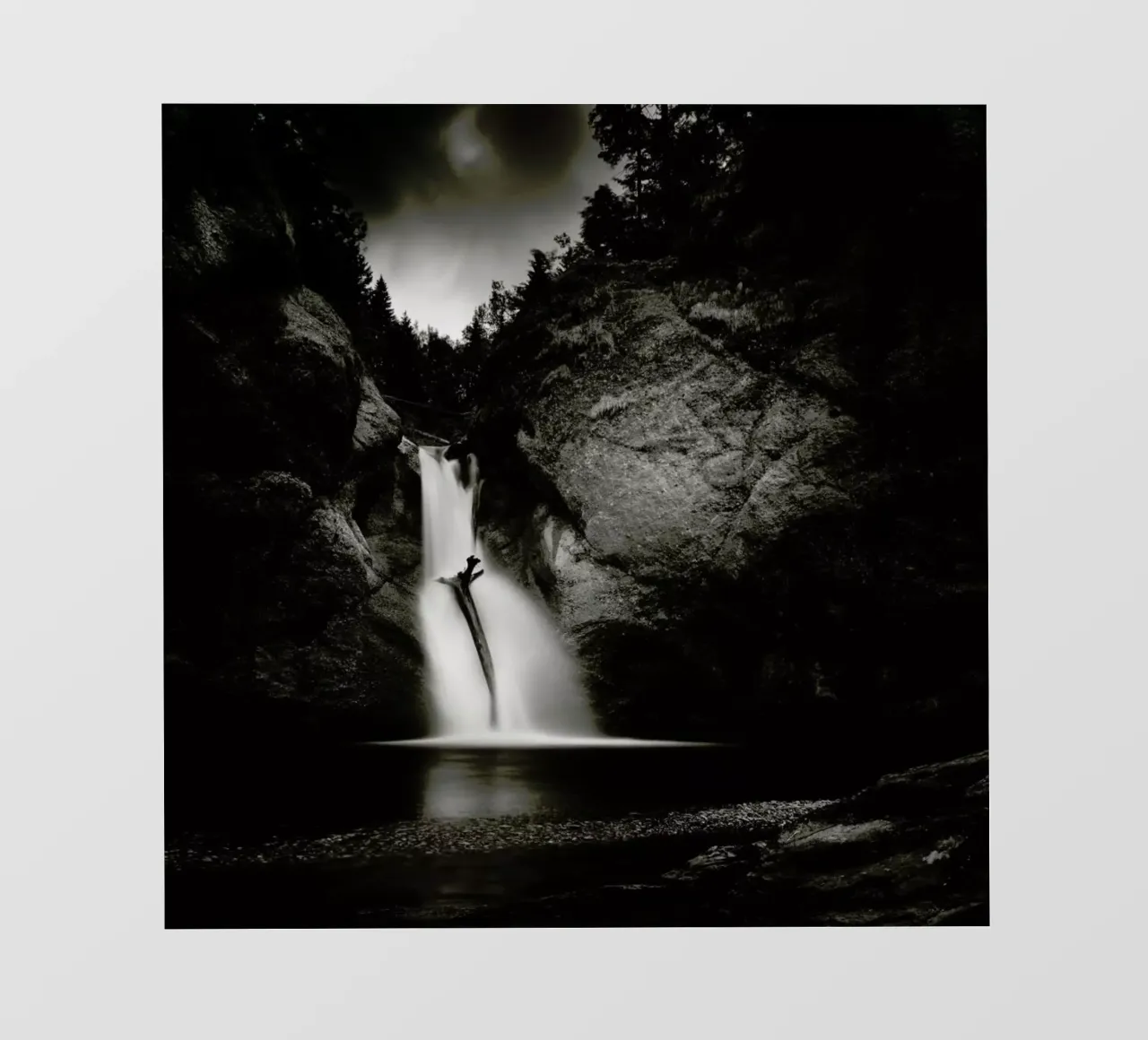 Buchenegg Waterfall pellicola backlit da Håggard Photography | Ronny Behnert