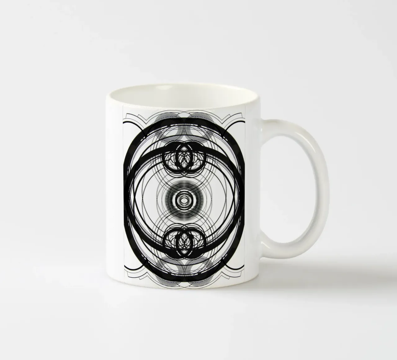 Astratto in bianco e nero concentrico tazza in ceramica da Teresa André