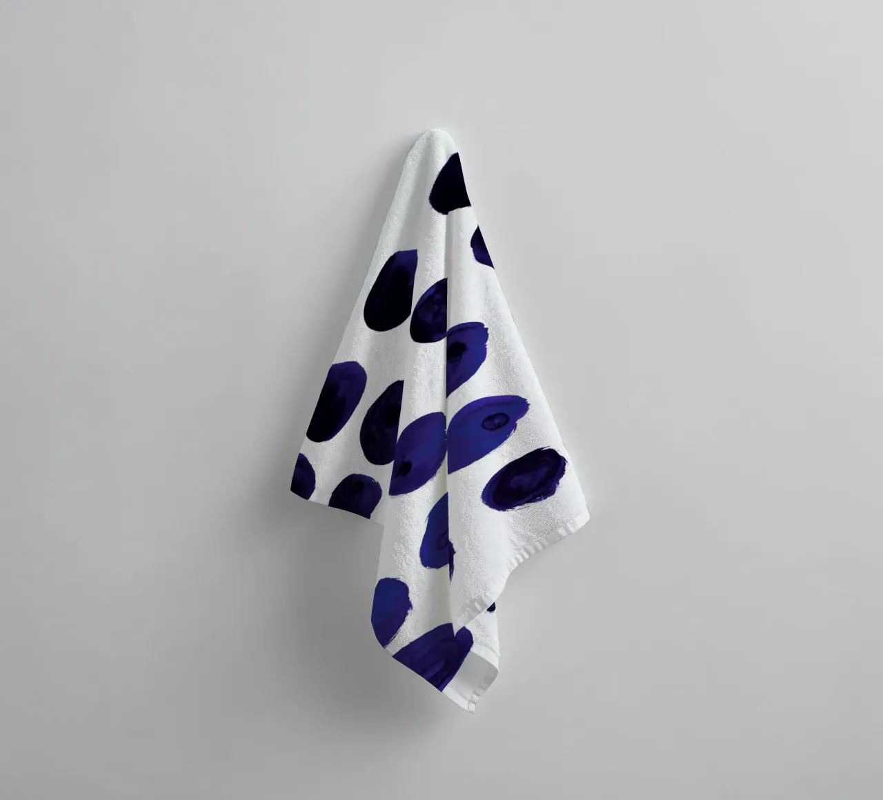 Blue Dots asciugamano da bagno da Amy Sia
