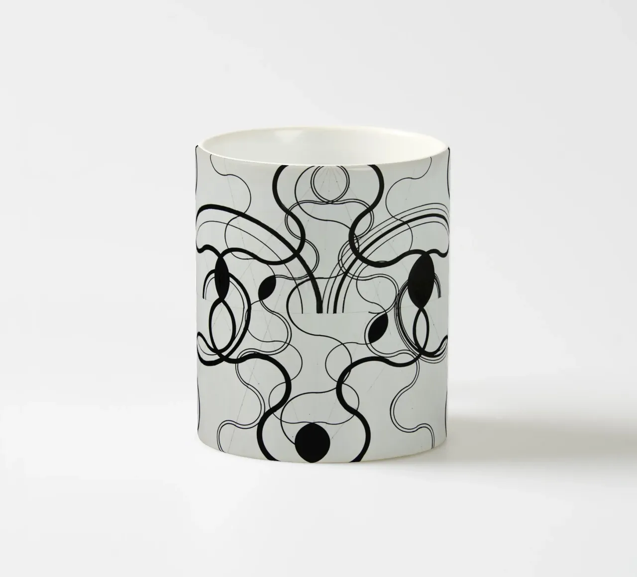 Bianco e nero astratto tazza in ceramica da Teresa André