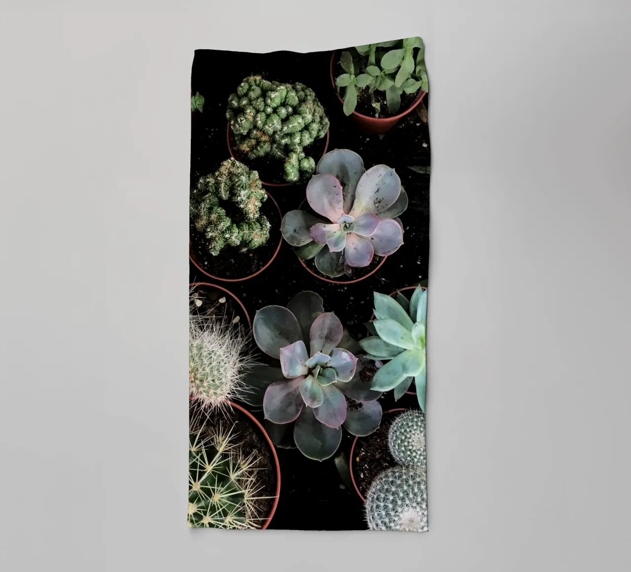 Plantenverzameling badhanddoek van Cassia Beck Photography