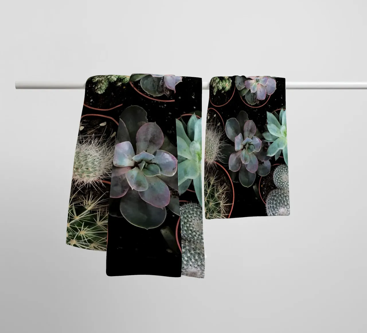 Plantenverzameling badhanddoek van Cassia Beck Photography