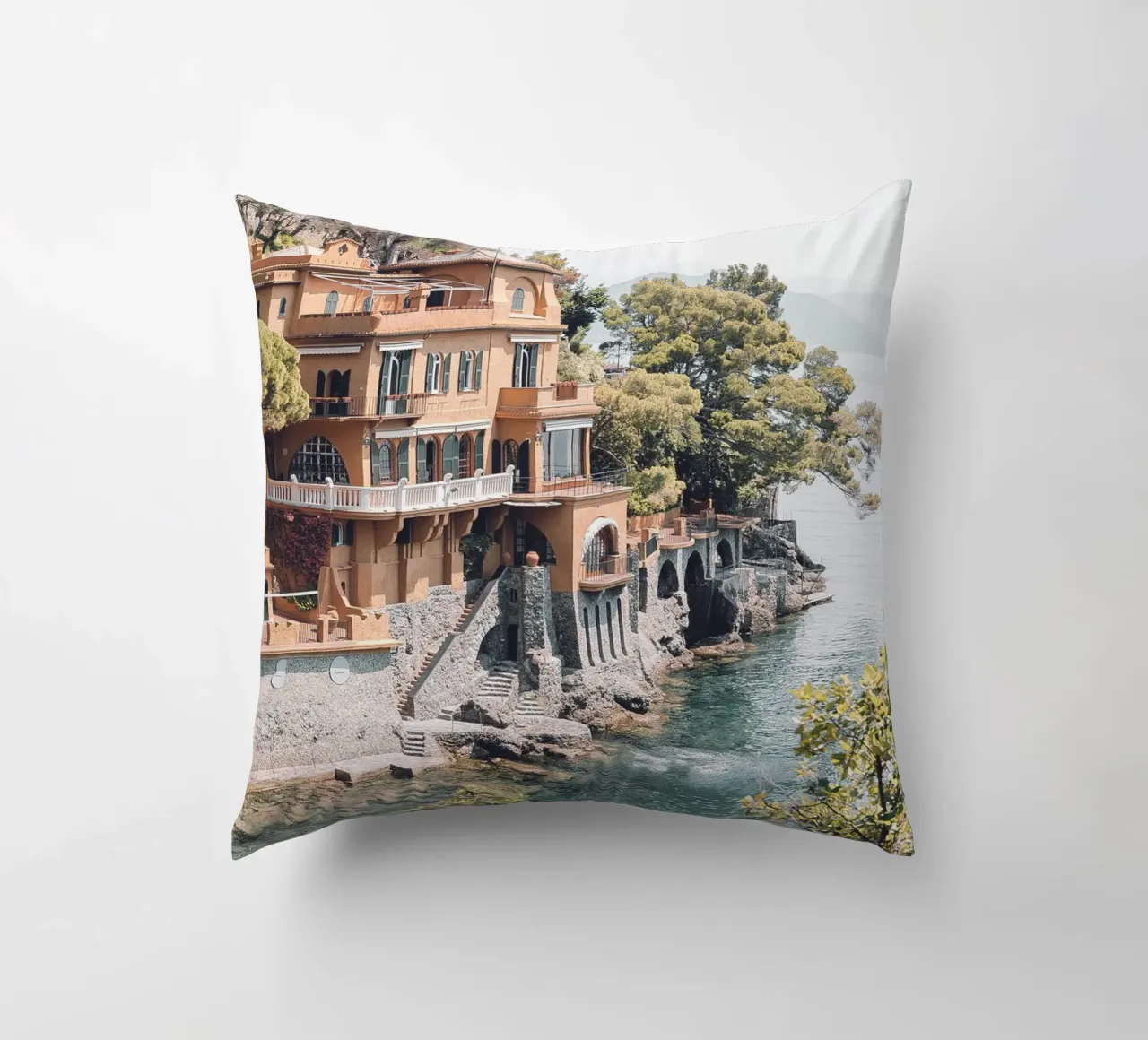 Italienische Küste – Mediterranes Fotodesign Kissen von Whole©