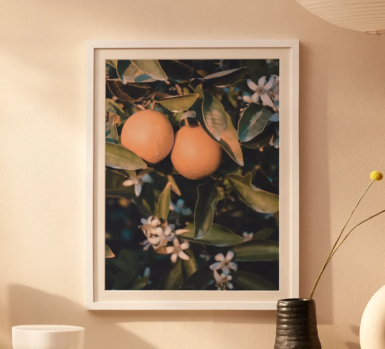 Fruchtiger Zitruszauber – Botanisches Kunstwerk Poster mit Aluminium Rahmen von Whole©