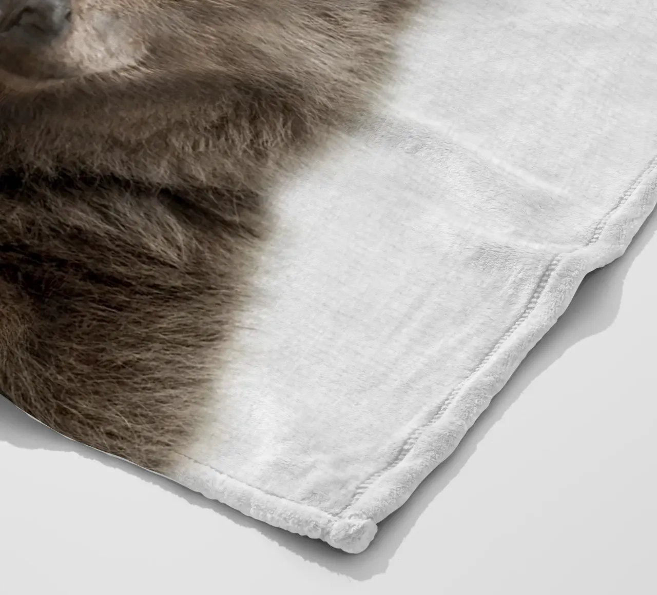 Peekaboo Bear Cub coperta in pile da Lila x Lola