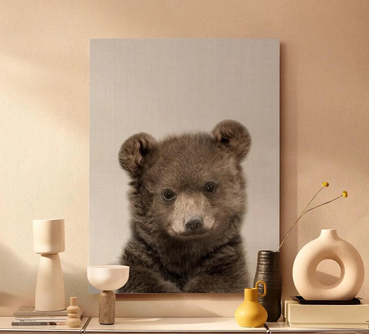 Peekaboo Bear Cub alluminio dibond da Lila x Lola