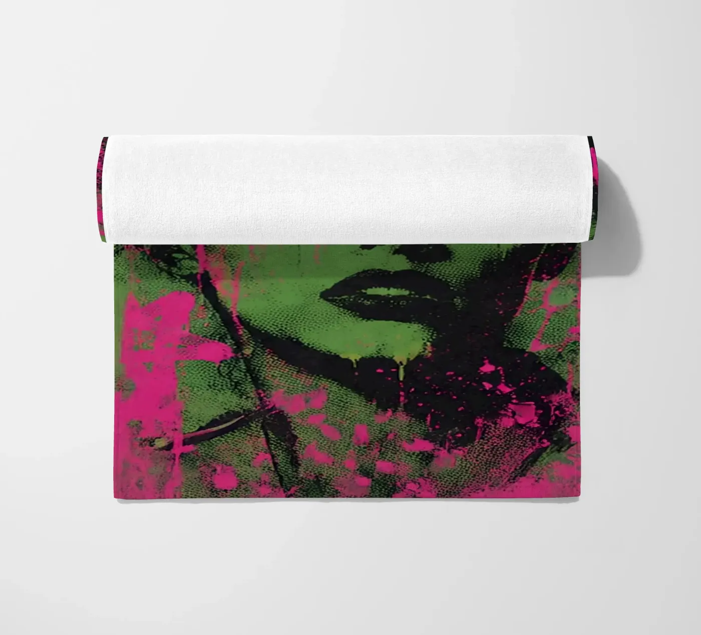 Green Queen telo mare da Flo Klein Gallery