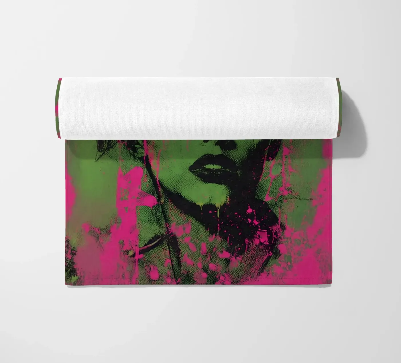 Green Queen telo mare da Flo Klein Gallery
