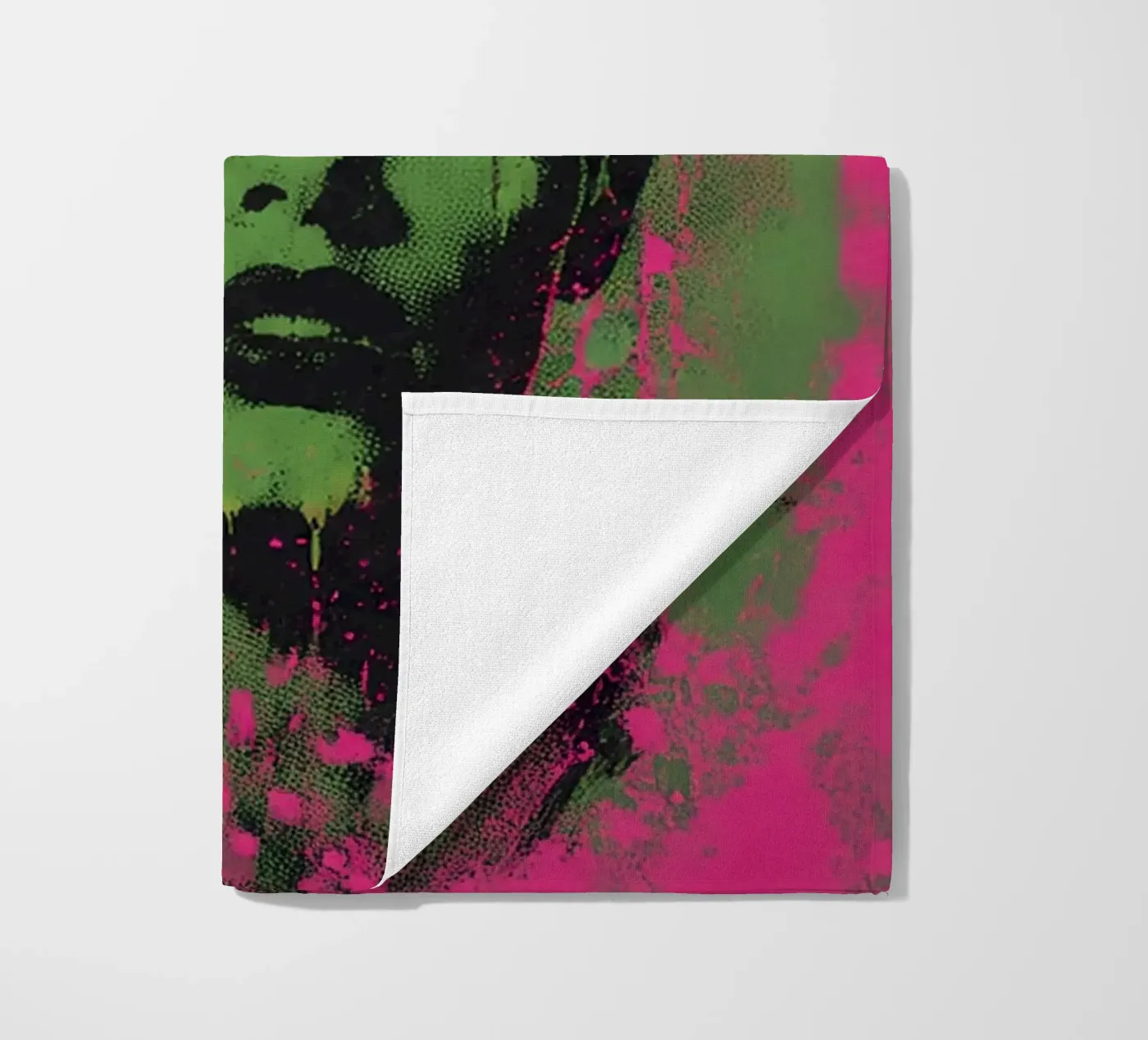 Green Queen telo mare da Flo Klein Gallery
