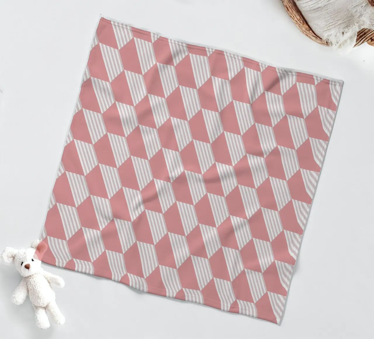 Pink Hexagon Pattern Fleecedecke von amini54