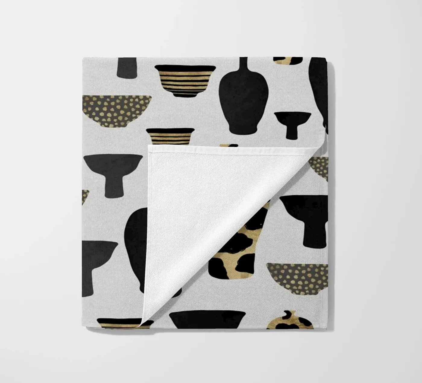 Vazen met patroon strandhanddoek van Orara Studio