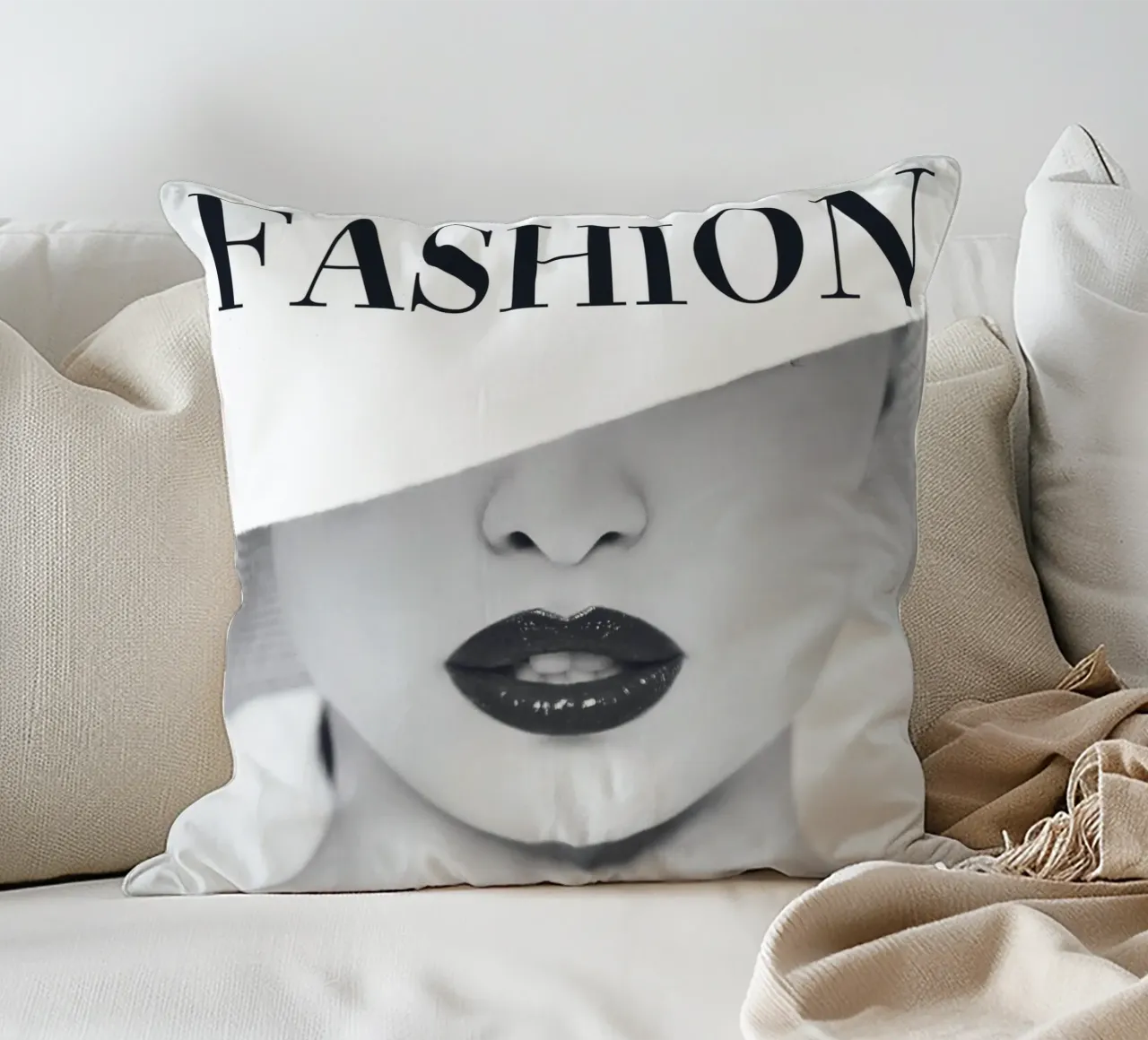 Minimalista, elegante, in bianco e nero cuscino da Whole©