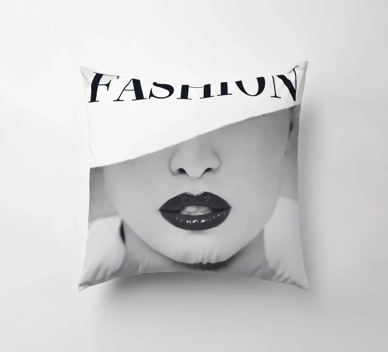 Minimalista, elegante, in bianco e nero cuscino da Whole©