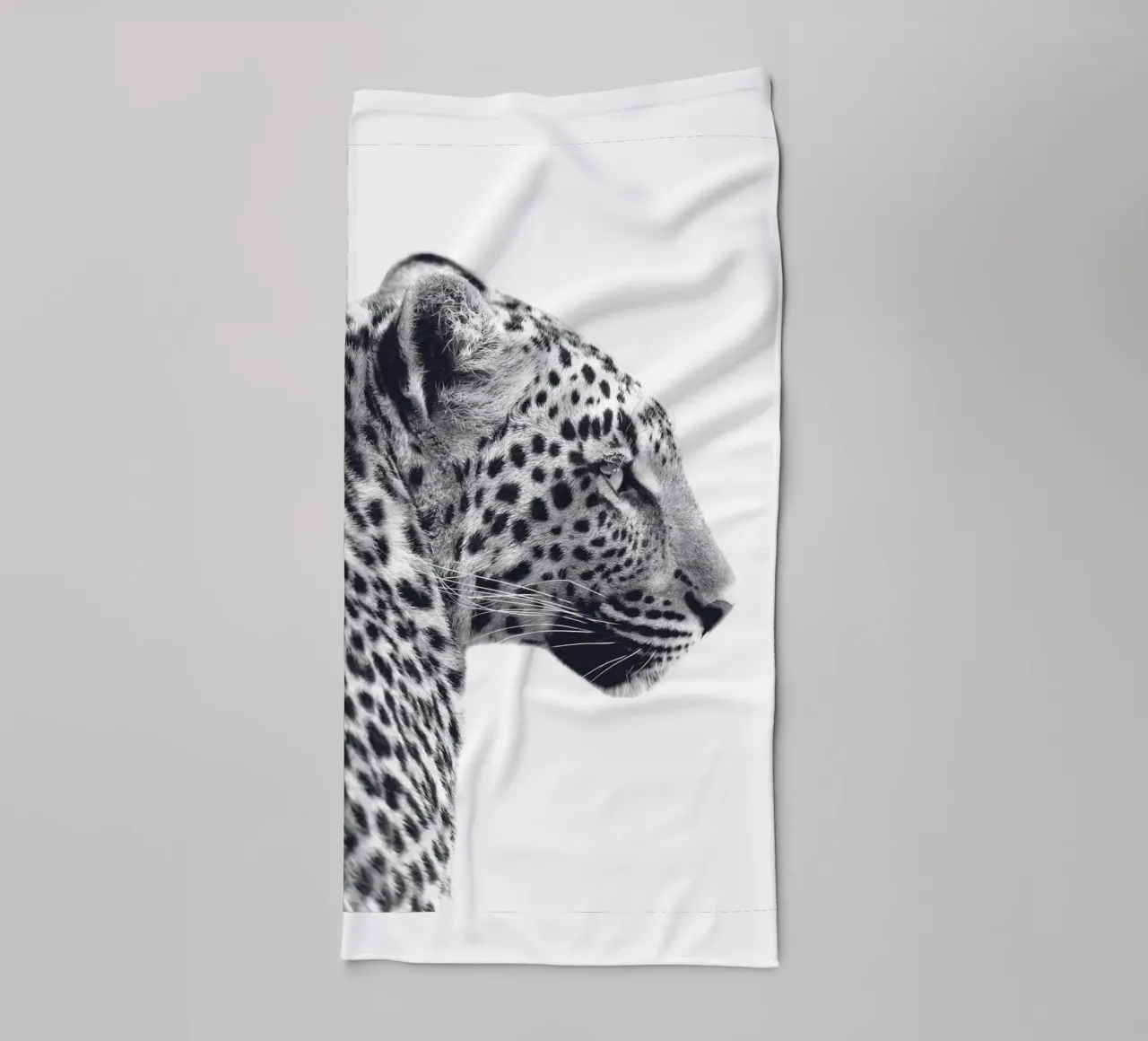 Leopard profile - Wild and majestic towel by Whole©